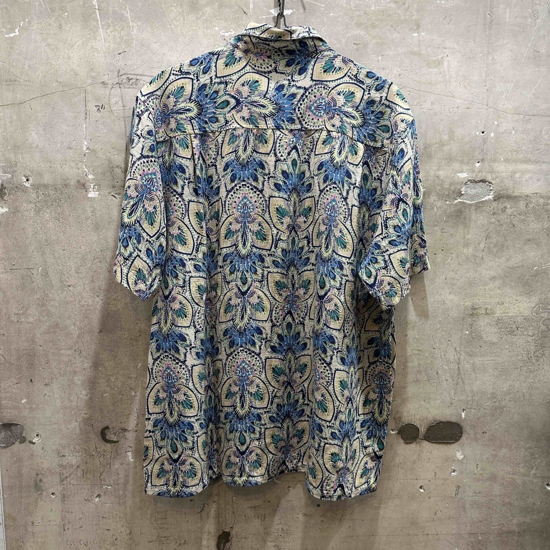 古着 アイランドリパブリック シルク アロハシャツ 半袖 孔雀 メンズのトップス(シャツ)の商品写真