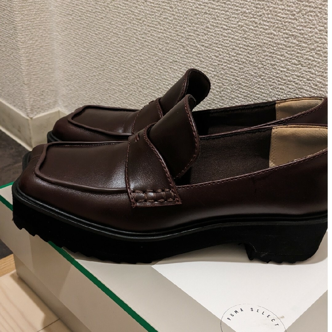 Ameri VINTAGE(アメリヴィンテージ)のアメリヴィンテージ WAVE CUTTING PLATFORM LOAFER レディースの靴/シューズ(ローファー/革靴)の商品写真