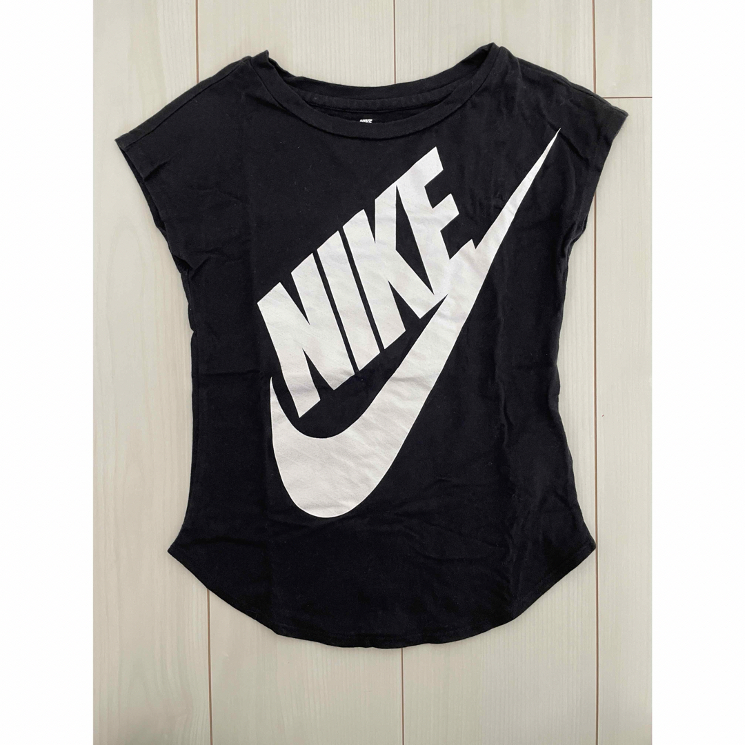 NIKE(ナイキ)のナイキ　Tシャツ　トップス キッズ/ベビー/マタニティのキッズ服女の子用(90cm~)(Tシャツ/カットソー)の商品写真