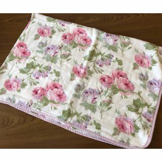 LAURA ASHLEYのガーゼケット(美品)クチュール