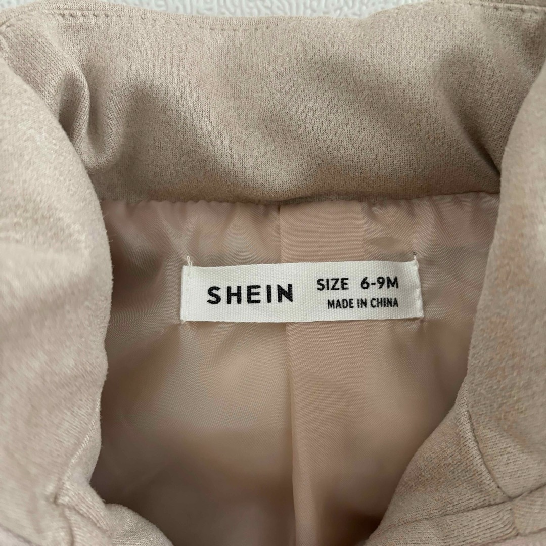 SHEIN(シーイン)のパファーベストコート　ダウンベスト　ベージュ キッズ/ベビー/マタニティのベビー服(~85cm)(ジャケット/コート)の商品写真