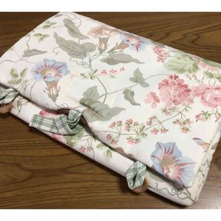 LAURA ASHLEY - LAURA ASHLEYのトラベルバック(美品)壁掛けにも