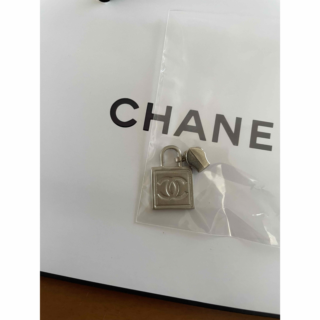 CHANEL(シャネル)のCHANELチャック レディースのファッション小物(その他)の商品写真