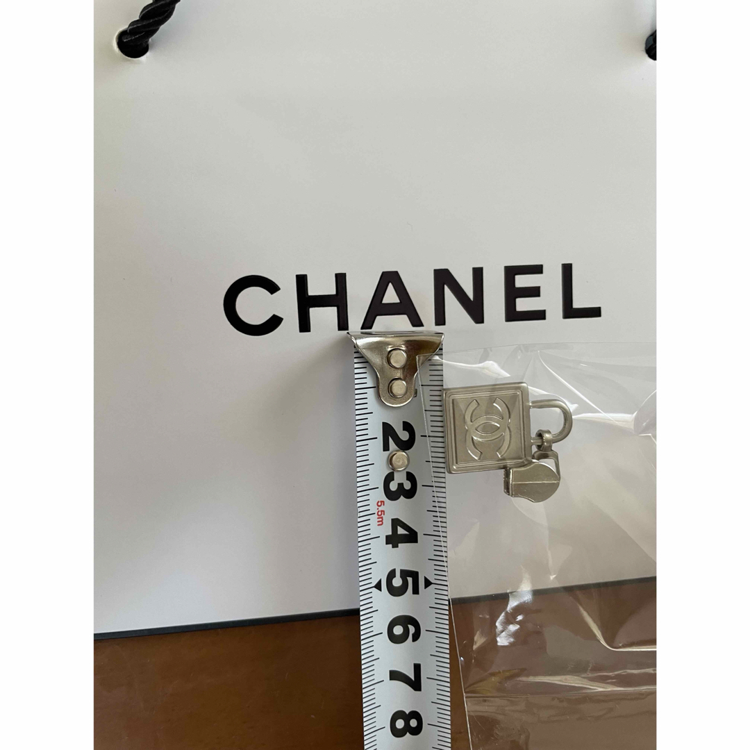 CHANEL(シャネル)のCHANELチャック レディースのファッション小物(その他)の商品写真