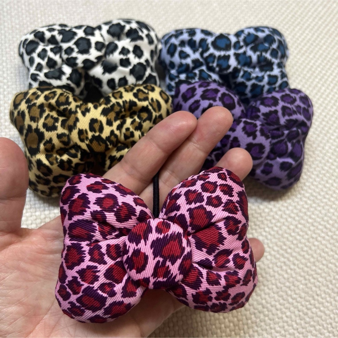 ♡ヒョウ柄5色セット！リボン型リボンゴム ♡5個1050円♡ ハンドメイドのアクセサリー(ヘアアクセサリー)の商品写真