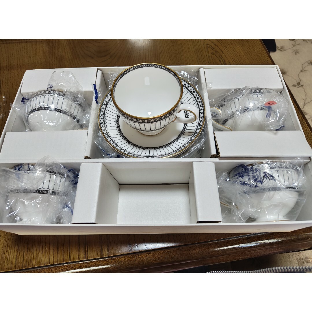 WEDGWOOD(ウェッジウッド)のウエッジウッド コロネードブラック カップ&ソーサー 5客セット 廃盤希少 インテリア/住まい/日用品のキッチン/食器(食器)の商品写真