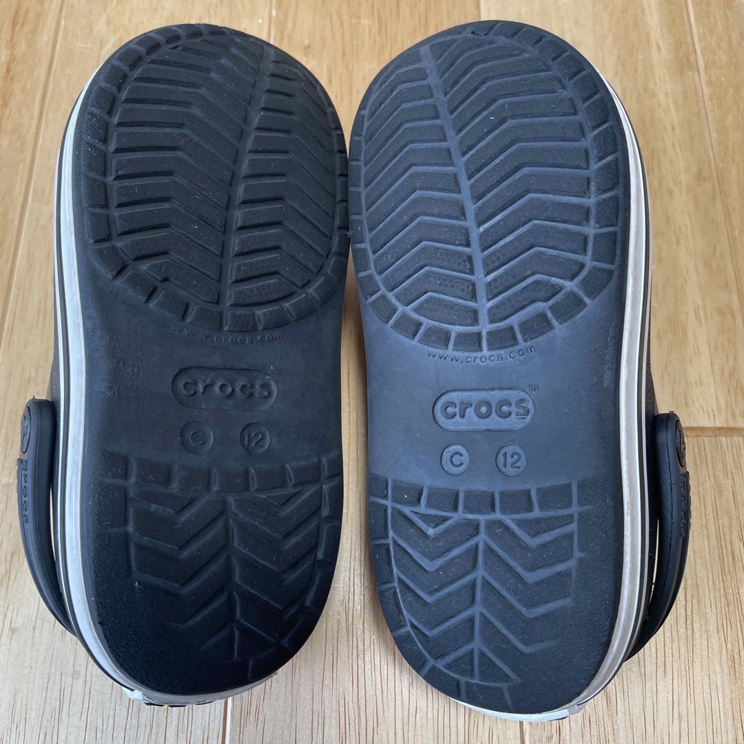 crocs(クロックス)のクロックス　サンダル　ブラック　キッズ　サイズC12(18.5cm)   キッズ/ベビー/マタニティのキッズ靴/シューズ(15cm~)(サンダル)の商品写真