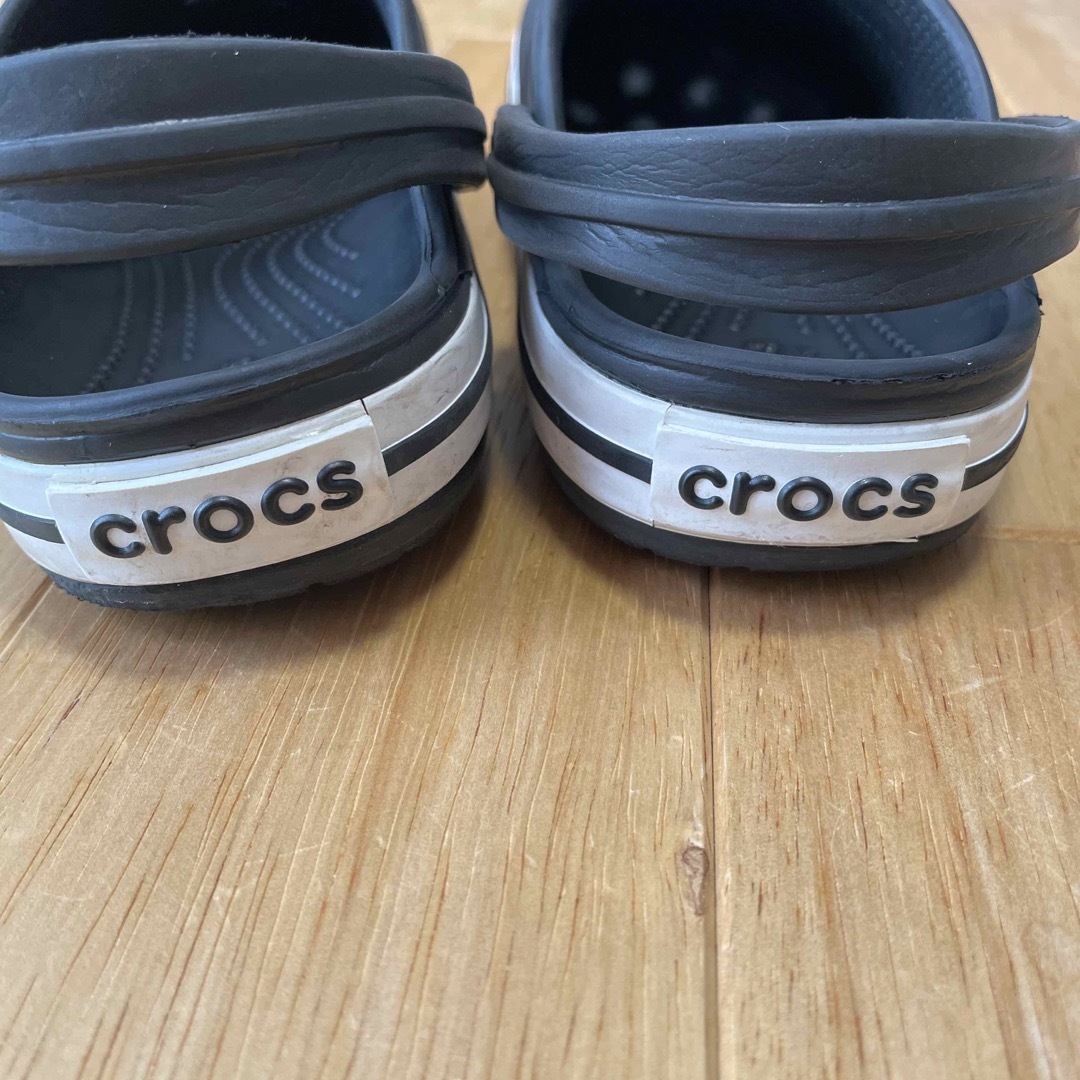 crocs(クロックス)のクロックス　サンダル　ブラック　キッズ　サイズC12(18.5cm)   キッズ/ベビー/マタニティのキッズ靴/シューズ(15cm~)(サンダル)の商品写真