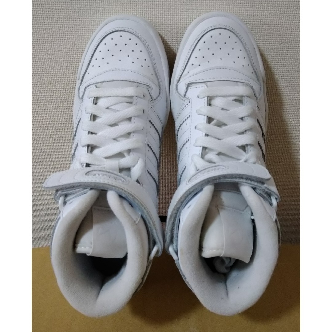 adidas(アディダス)の美品 adidas FORUM MID アディダス ハイカットスニーカー レディースの靴/シューズ(スニーカー)の商品写真