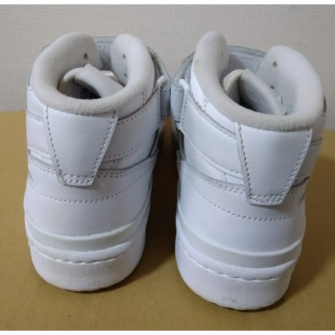 adidas(アディダス)の美品 adidas FORUM MID アディダス ハイカットスニーカー レディースの靴/シューズ(スニーカー)の商品写真