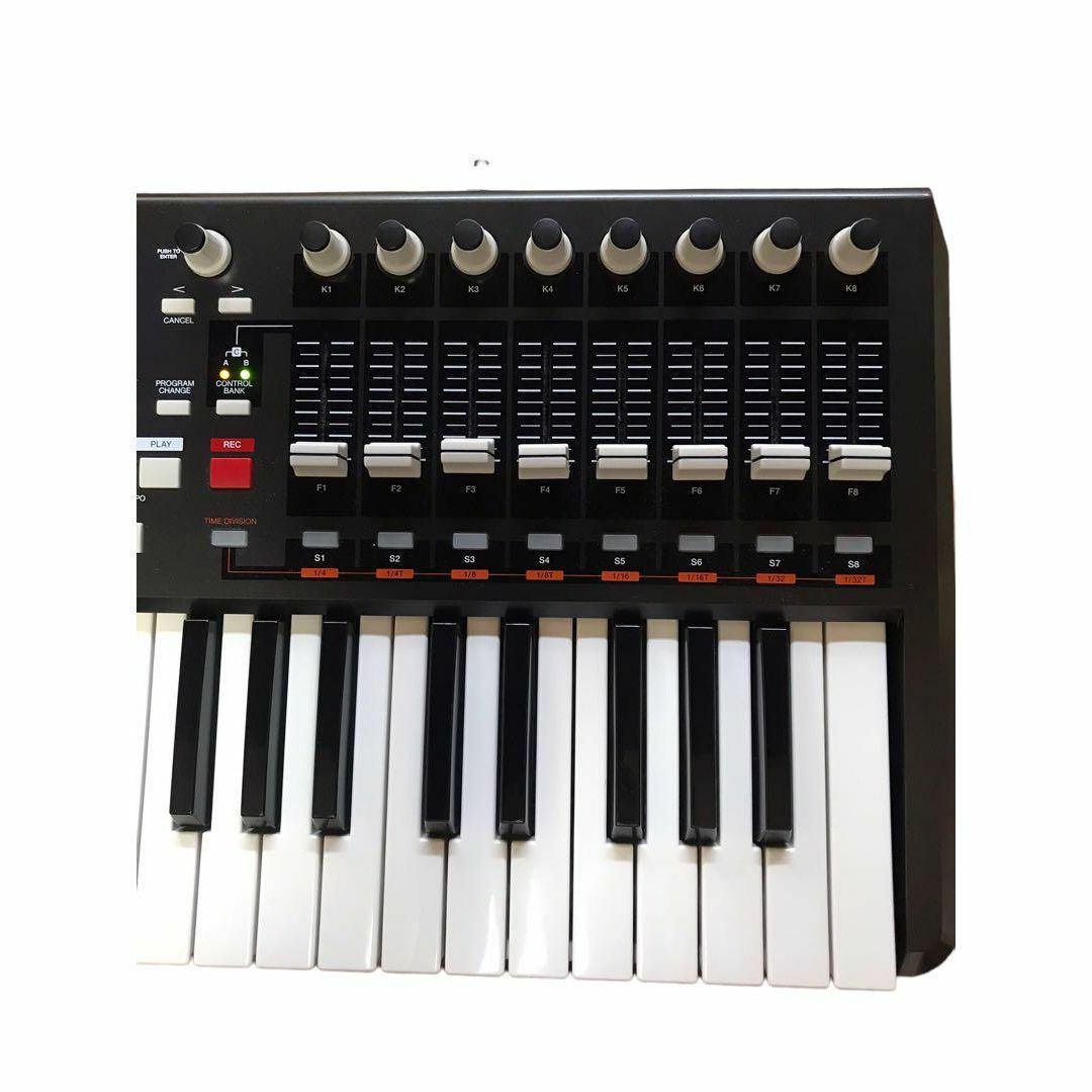 AKAI Professional 49鍵MIDIキーボード MPK49 楽器の鍵盤楽器(キーボード/シンセサイザー)の商品写真