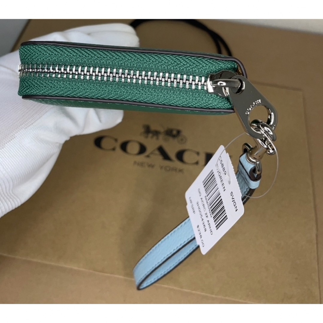 COACH(コーチ)の【新品未使用】　COACH 　 長財布　レザー ロングジップ　緑　グリーン　馬車 レディースのファッション小物(財布)の商品写真