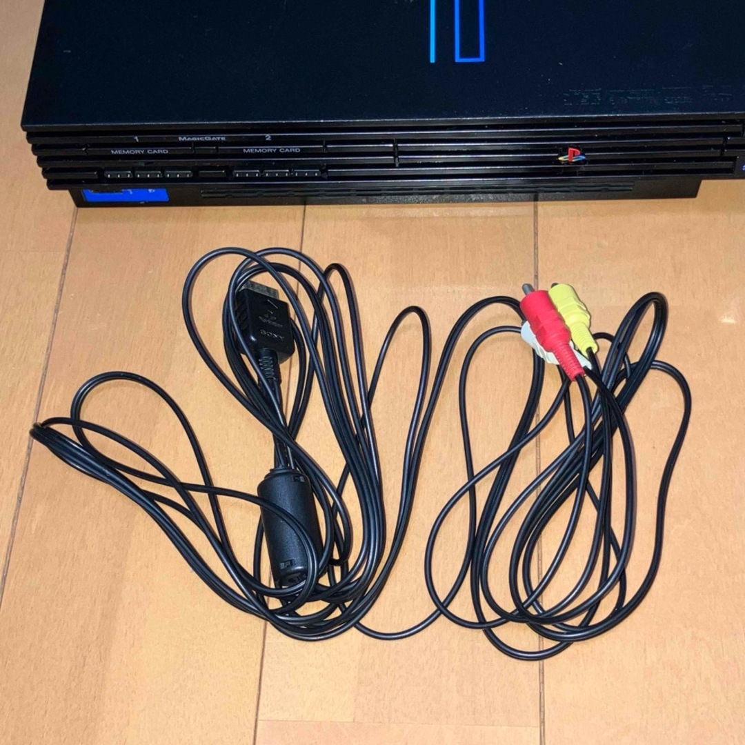 PlayStation2(プレイステーション2)のPS2 SCPH-39000RC ブラック本体セット③ エンタメ/ホビーのゲームソフト/ゲーム機本体(家庭用ゲーム機本体)の商品写真