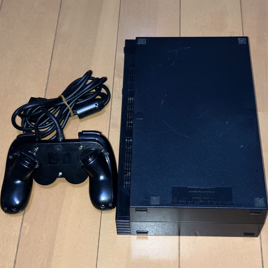 PlayStation2(プレイステーション2)のPS2 SCPH-39000RC ブラック本体セット③ エンタメ/ホビーのゲームソフト/ゲーム機本体(家庭用ゲーム機本体)の商品写真