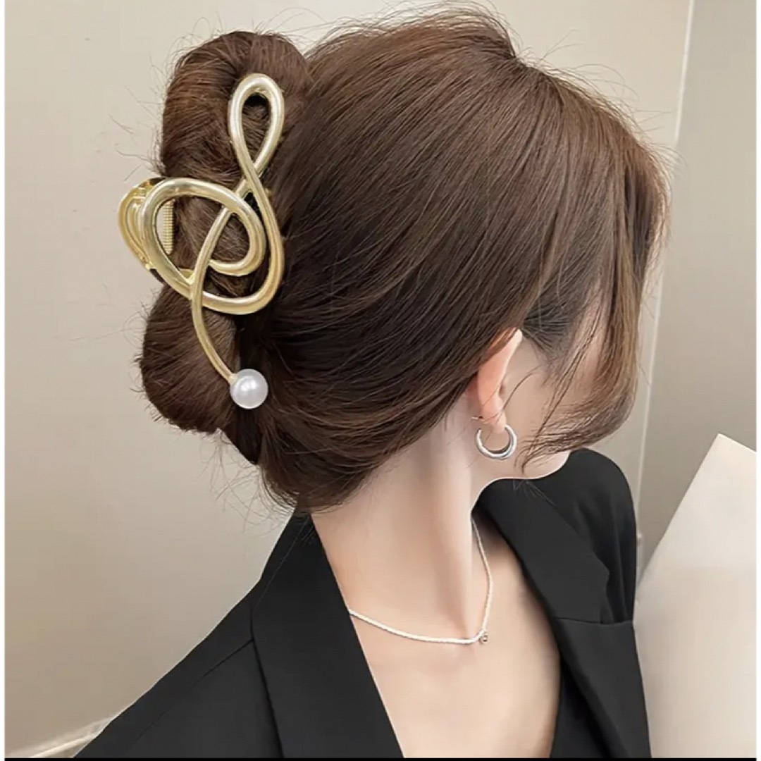 ヘアクリップ 音符 ゴールド レディースのヘアアクセサリー(バレッタ/ヘアクリップ)の商品写真