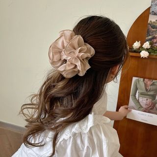 ♥️数量限定♥️シフォン ヘアアクセサリー ベージュ ヘアクリップ 髪留め 韓国(バレッタ/ヘアクリップ)