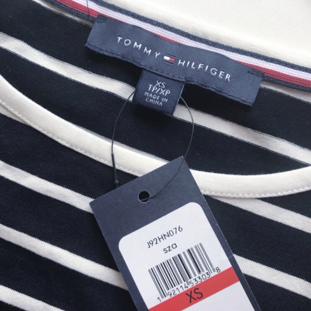 TOMMY HILFIGER(トミーヒルフィガー)のレア 新品 トミーヒルフィガー XS レディース USA タンクトップ レディースのトップス(タンクトップ)の商品写真