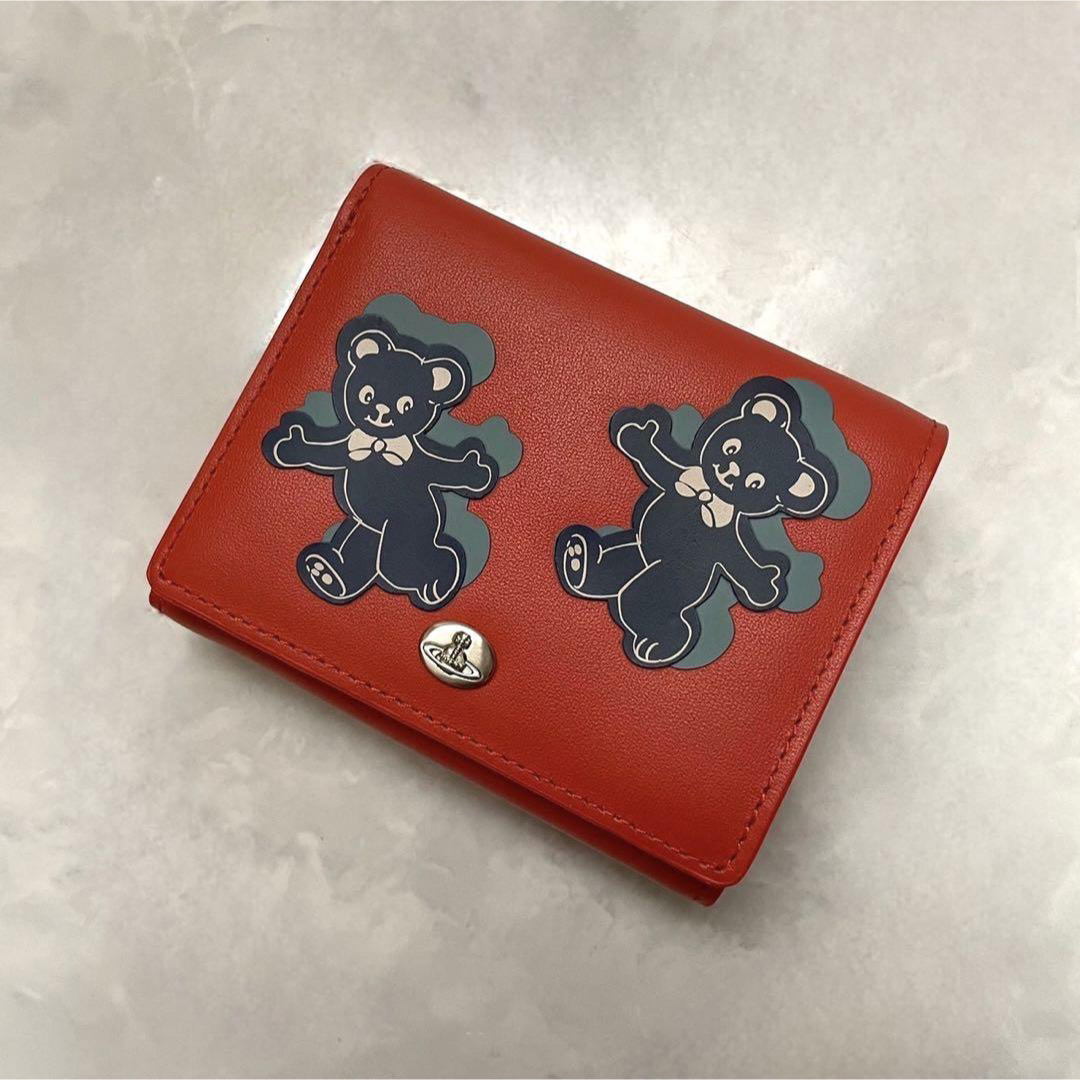 Vivienne Westwood(ヴィヴィアンウエストウッド)のVivienne Westwood HAPPY BEAR Red 三つ折り財布 レディースのファッション小物(財布)の商品写真