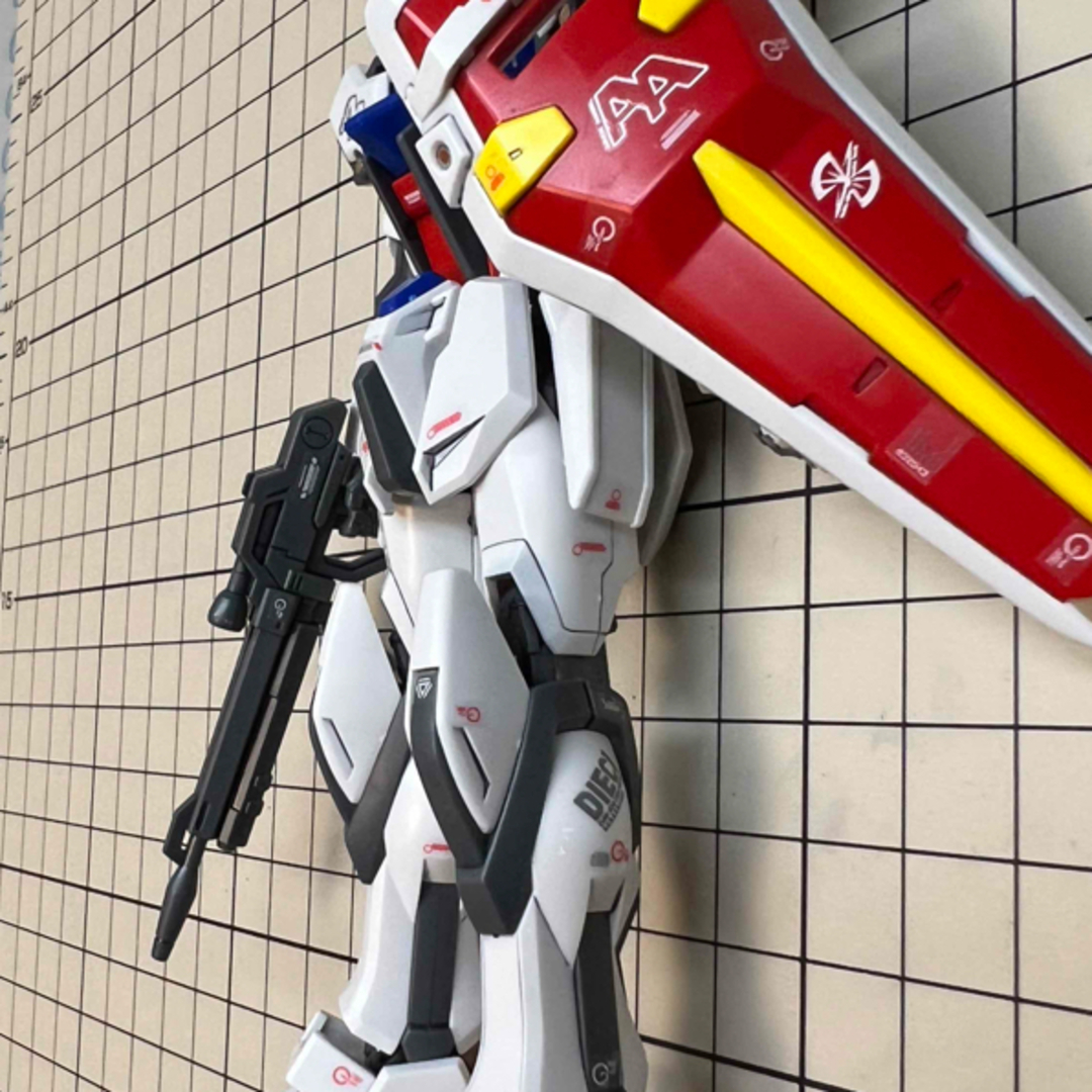 BANDAI(バンダイ)のEG ストライクガンダム　ガンプラ完成品 エンタメ/ホビーのおもちゃ/ぬいぐるみ(模型/プラモデル)の商品写真