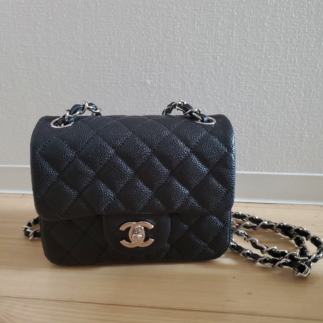 CHANEL(シャネル)のシャネルミニショルダーバッグ レディースのバッグ(ショルダーバッグ)の商品写真