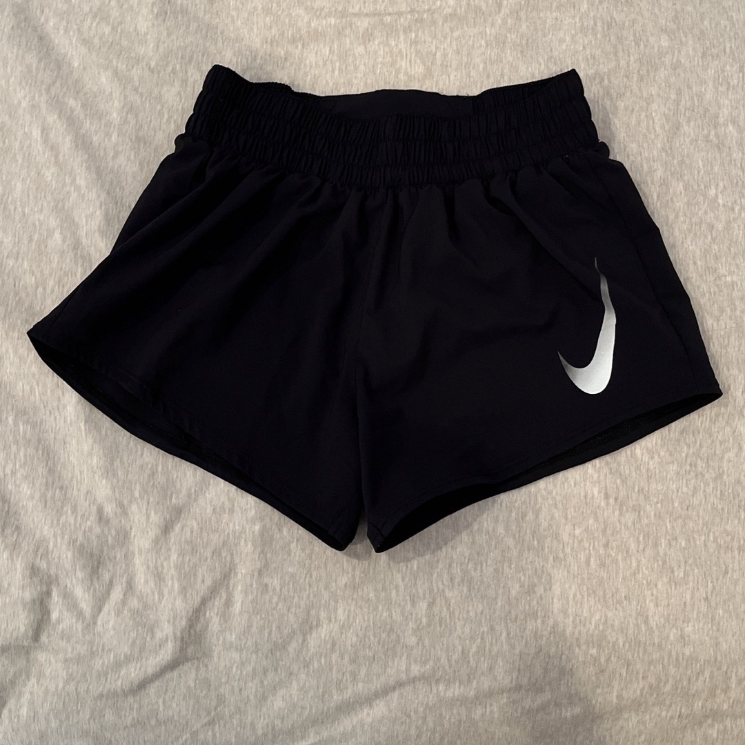 NIKE(ナイキ)のNIKE トレーニングウェア　レディース レディースのパンツ(その他)の商品写真