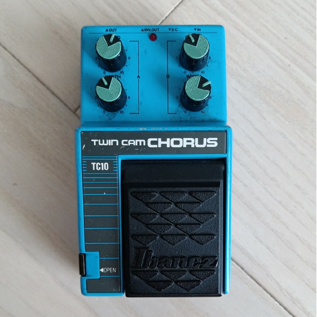 Ibanez(アイバニーズ)のIbanez TC10 Twin Cam Chorus 楽器のギター(エフェクター)の商品写真