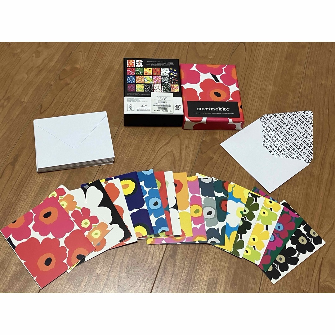 marimekko(マリメッコ)のmarimekko メッセージカード17枚　ケース付 ハンドメイドの文具/ステーショナリー(カード/レター/ラッピング)の商品写真