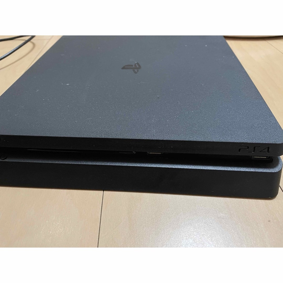 PlayStation4(プレイステーション4)のPS4 CUH2100A 500GB エンタメ/ホビーのゲームソフト/ゲーム機本体(家庭用ゲーム機本体)の商品写真