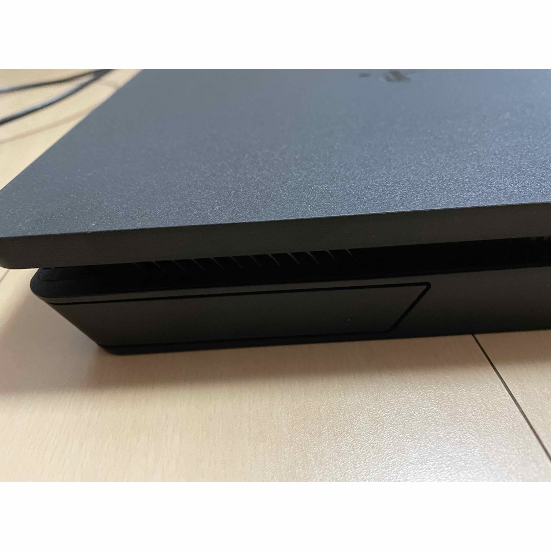 PlayStation4(プレイステーション4)のPS4 CUH2100A 500GB エンタメ/ホビーのゲームソフト/ゲーム機本体(家庭用ゲーム機本体)の商品写真