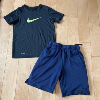 ナイキ(NIKE)のナイキ　NIKE 半袖　ハーフパンツ　キッズ　男の子用　Sサイズ　140㎝(Tシャツ/カットソー)