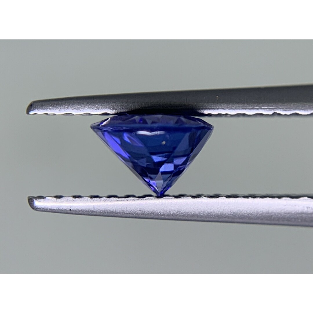 宝石ソーティング付き　 天然 タンザナイト 1.23ct　 縦8.0㎜×横5.9㎜×高さ3.9㎜　 ルース（ 裸石 ）　 1446Y ハンドメイドの素材/材料(各種パーツ)の商品写真