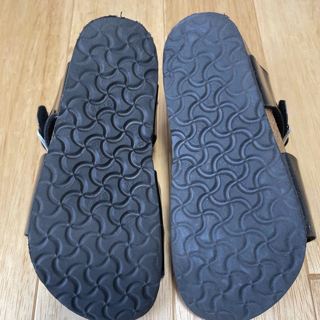 BIRKENSTOCK(ビルケンシュトック)のビルケンシュトック  キッズ　サンダル　サイズ18cm  ブラックラメ キッズ/ベビー/マタニティのキッズ靴/シューズ(15cm~)(サンダル)の商品写真