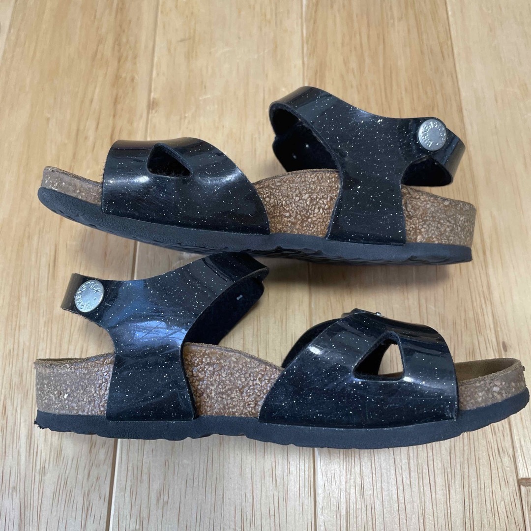 BIRKENSTOCK(ビルケンシュトック)のビルケンシュトック  キッズ　サンダル　サイズ18cm  ブラックラメ キッズ/ベビー/マタニティのキッズ靴/シューズ(15cm~)(サンダル)の商品写真