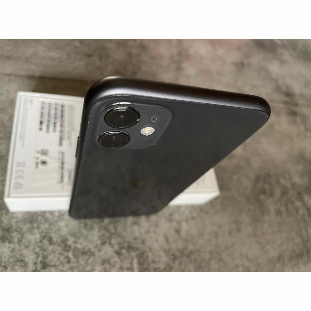 iPhone11 64GB ブラック スマホ/家電/カメラのスマートフォン/携帯電話(携帯電話本体)の商品写真