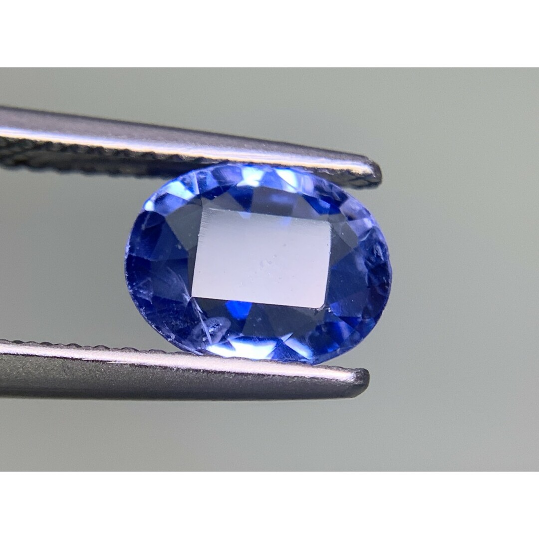 GIA宝石鑑別書付き　 天然 サファイア　 Sri Lanka　No Heat　 Blue　 1.81ct　 縦8.54㎜×横6.89㎜×高さ3.33㎜　 ルース（ 裸石 ）　 1335Y ハンドメイドの素材/材料(各種パーツ)の商品写真