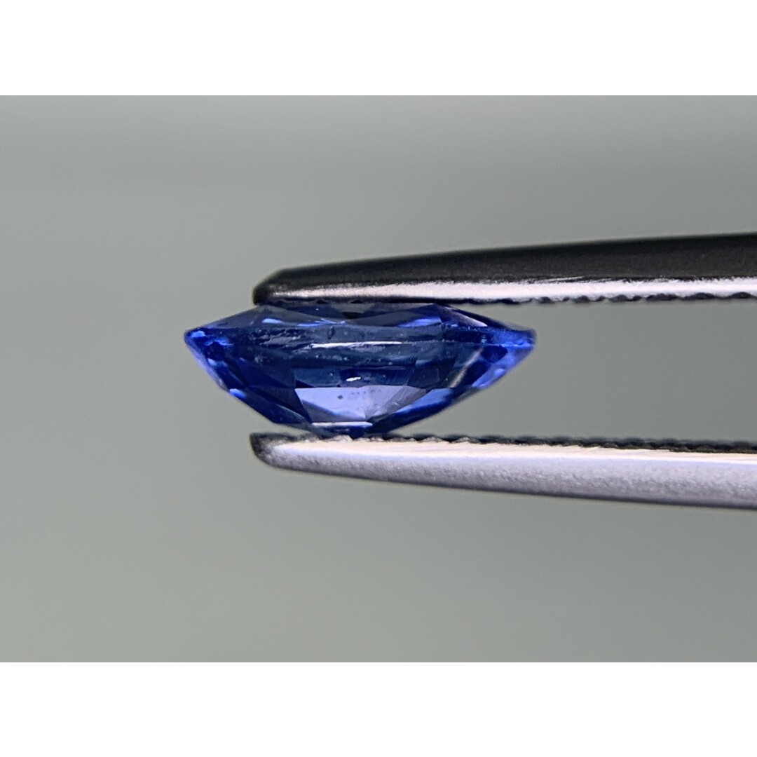 GIA宝石鑑別書付き　 天然 サファイア　 Sri Lanka　No Heat　 Blue　 1.81ct　 縦8.54㎜×横6.89㎜×高さ3.33㎜　 ルース（ 裸石 ）　 1335Y ハンドメイドの素材/材料(各種パーツ)の商品写真