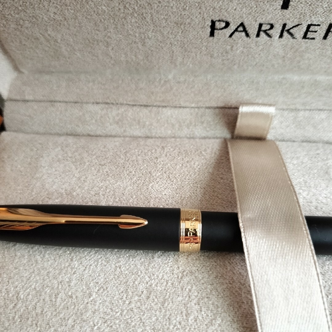 Parker(パーカー)のPARKER パーカー ボールペン ソネットオリジナルMブラックGT インテリア/住まい/日用品の文房具(ペン/マーカー)の商品写真