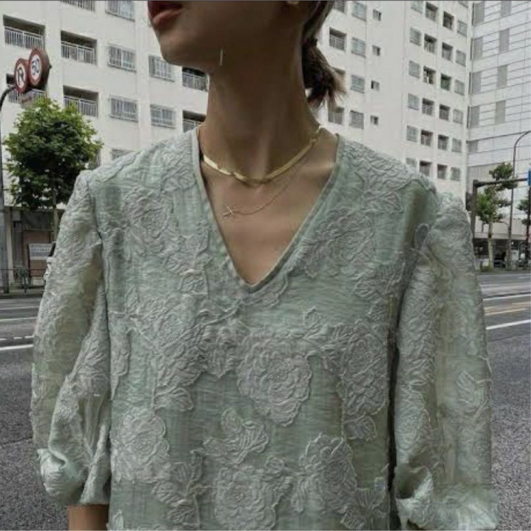 Ameri VINTAGE(アメリヴィンテージ)のAmeri アメリ　FLOWER JACQUARD STRAIGHT DRESS レディースのワンピース(ロングワンピース/マキシワンピース)の商品写真