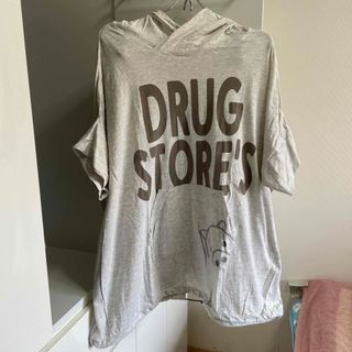 ドラッグストアーズ(drug store's)の日曜日限定価格‼️ ドラッグストアーズ Tシャツ(Tシャツ(半袖/袖なし))