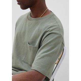 ギャップ(GAP)の新品未使用タグ付きGAPヘビーウェイト ポケットTシャツ(Tシャツ/カットソー(半袖/袖なし))