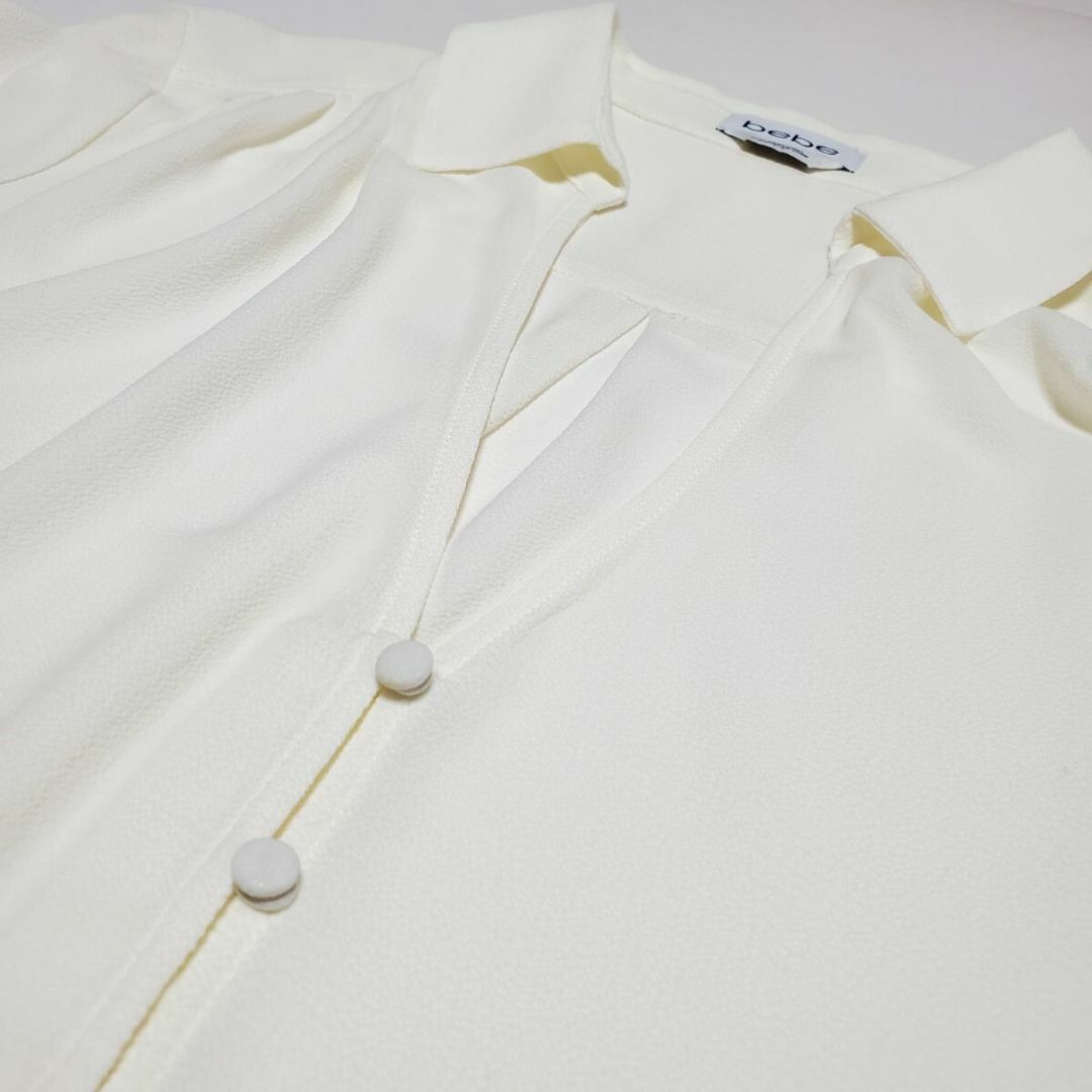bebe レディースシャツ ブラウス 長袖 オフホワイト サイズL レディースのトップス(シャツ/ブラウス(長袖/七分))の商品写真