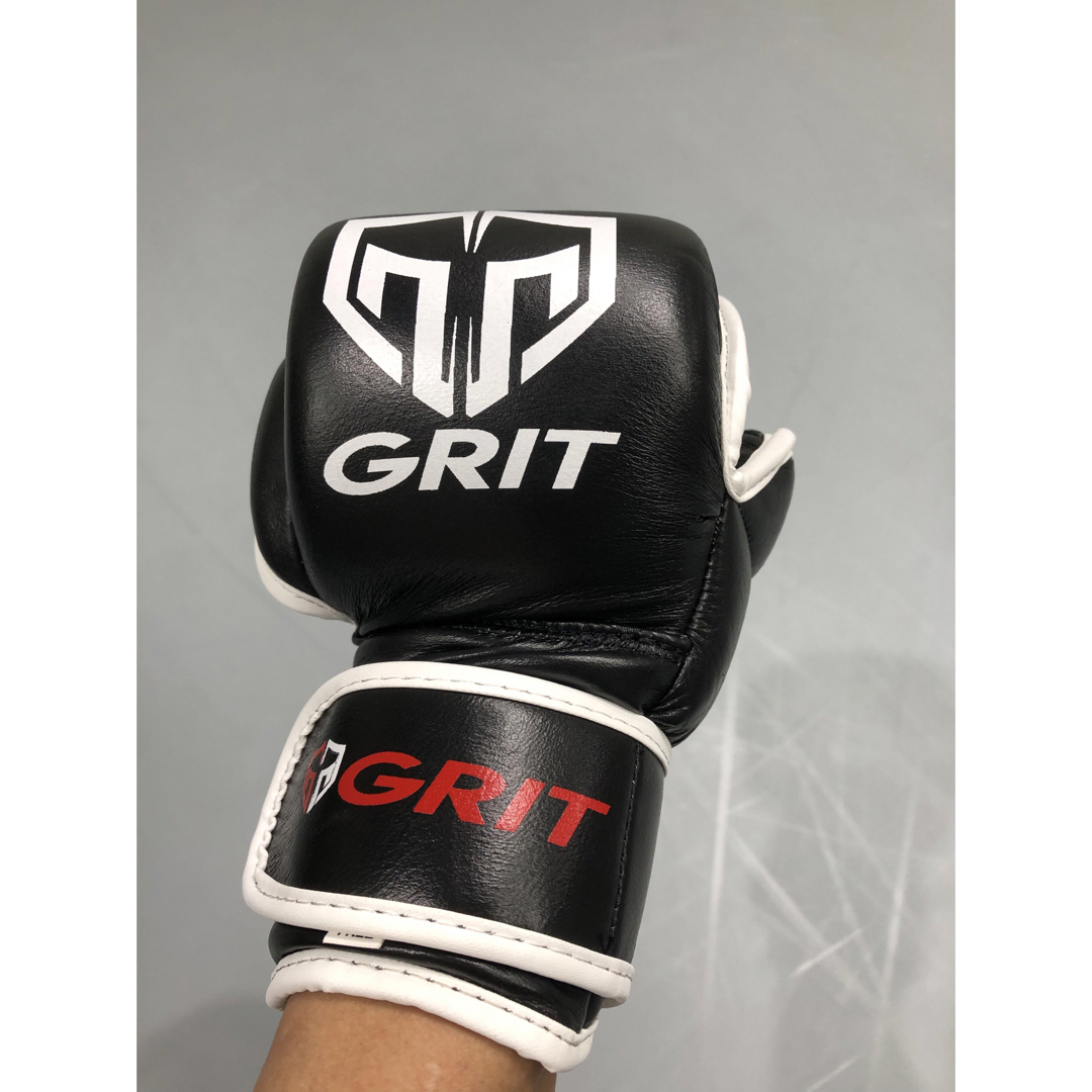 GRIT パウンドグローブ　新発売　ブラック　フリーサイズ スポーツ/アウトドアのトレーニング/エクササイズ(トレーニング用品)の商品写真