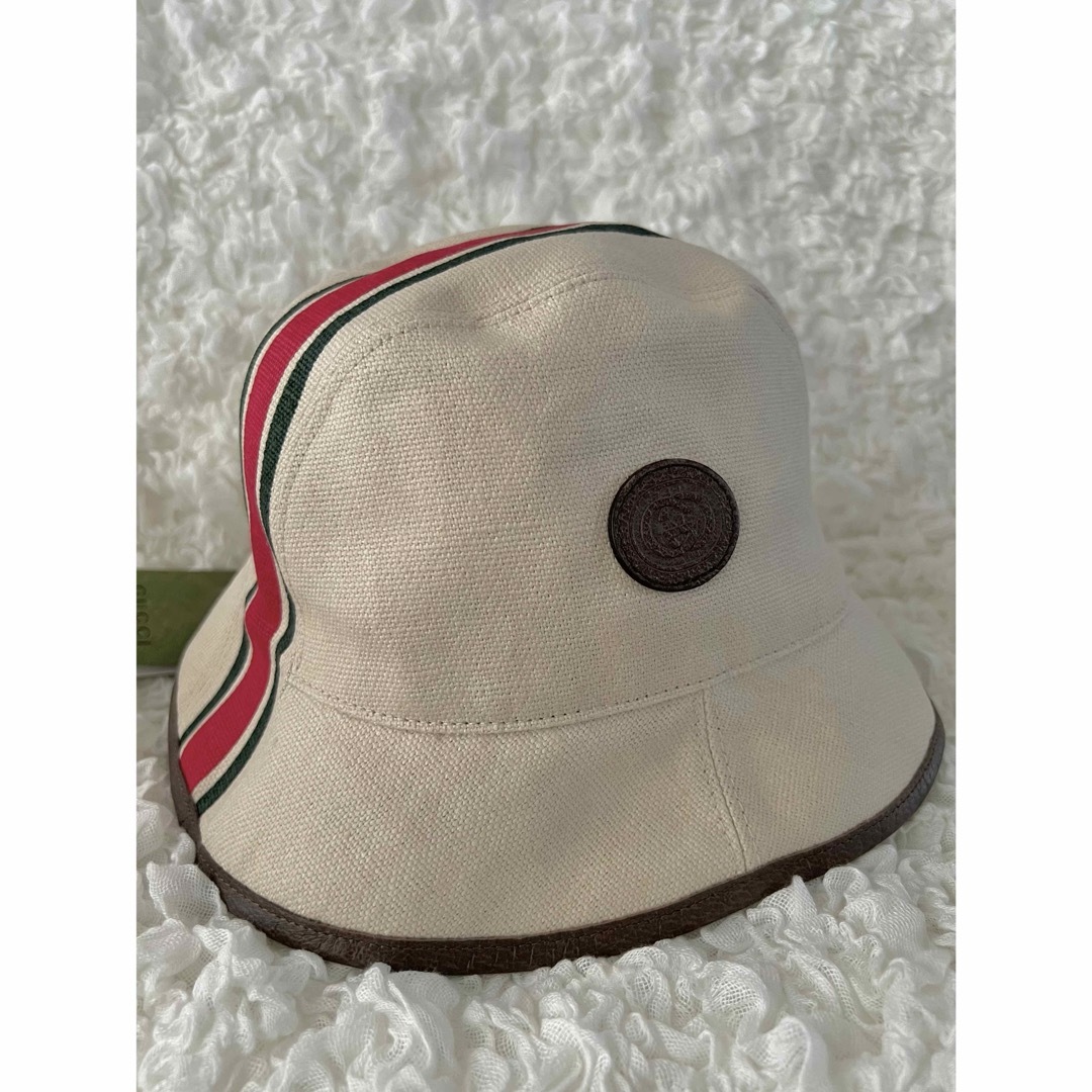 Gucci(グッチ)の★ 新品★ GUCCI グッチ★ ライン ハット 帽子 ベージュ系 レディースの帽子(ハット)の商品写真