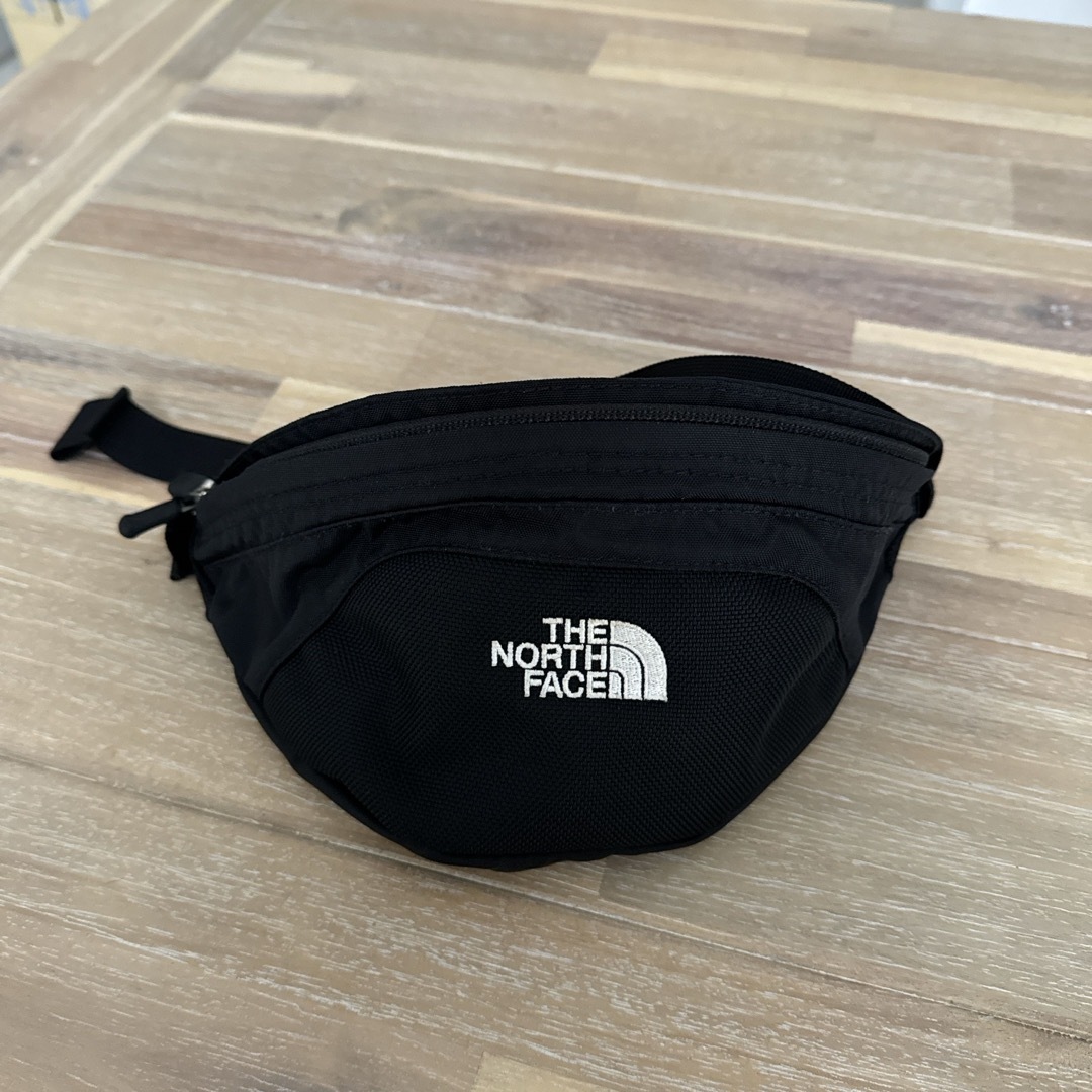 THE NORTH FACE(ザノースフェイス)のノースフェイス　ショルダーバック メンズのバッグ(ショルダーバッグ)の商品写真