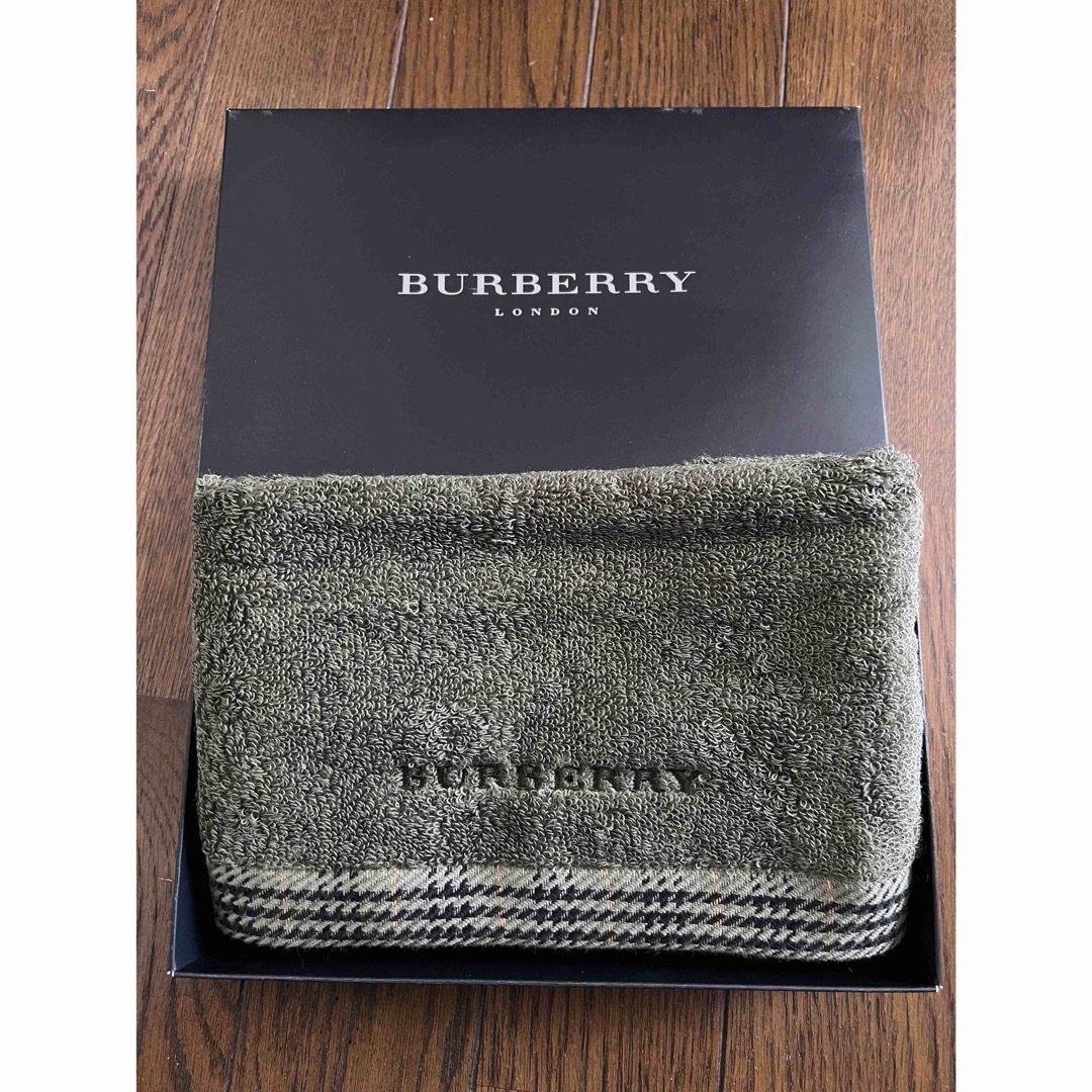 BURBERRY(バーバリー)のバーバリー　ハンドタオル　ウォッシュタオル　 インテリア/住まい/日用品の日用品/生活雑貨/旅行(タオル/バス用品)の商品写真