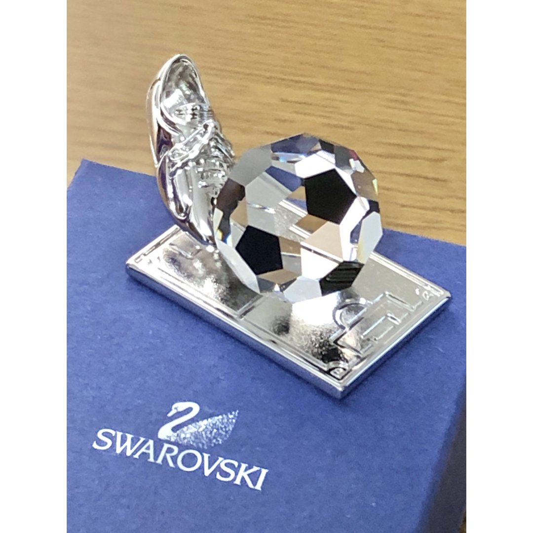 SWAROVSKI(スワロフスキー)の【値下げ】【１点限り】【廃盤】【希少】スワロフスキーSwarovski　サッカー インテリア/住まい/日用品のインテリア小物(置物)の商品写真