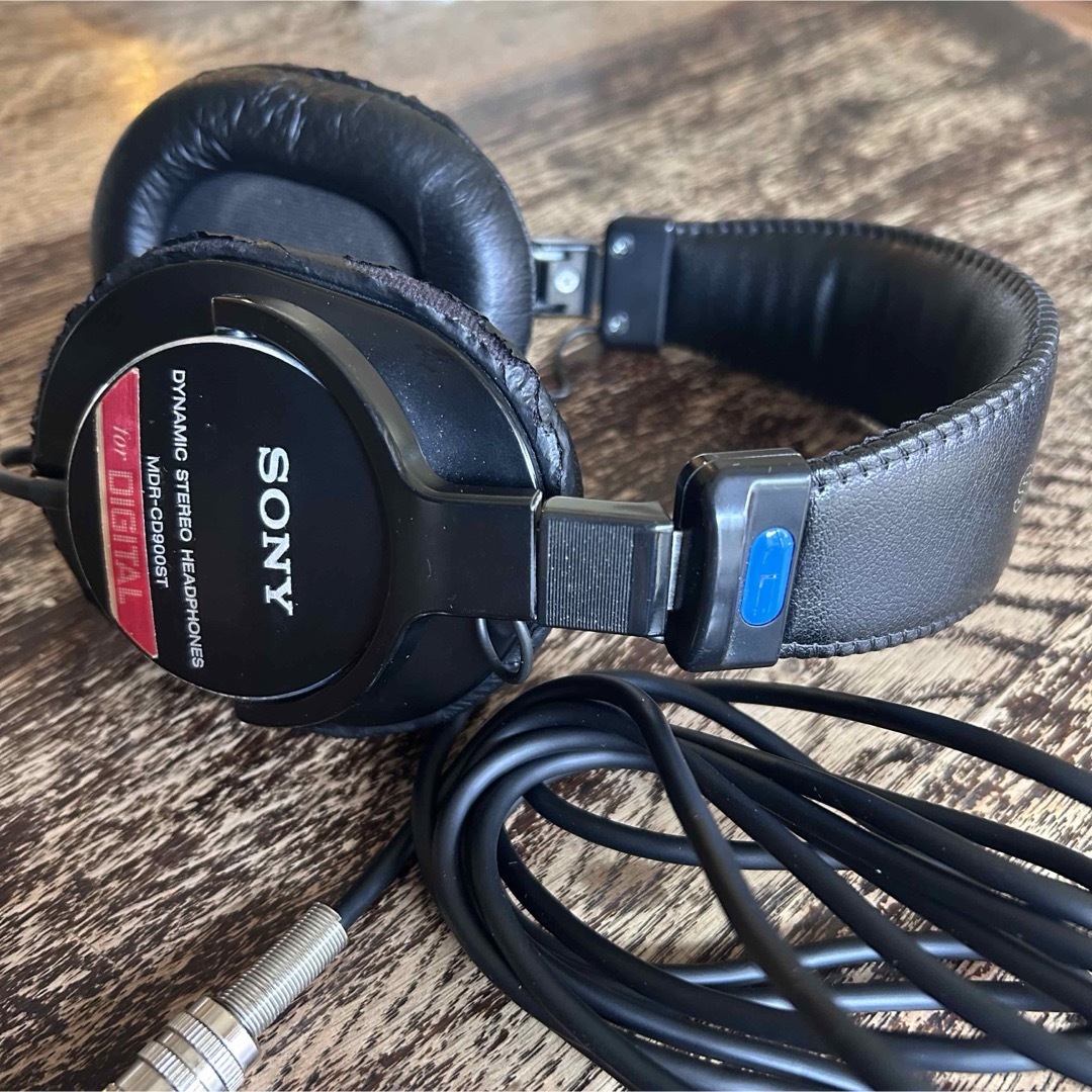 SONY(ソニー)の【ジャンク品】SONY MDR-CD900ST モニター用ヘッドホン スマホ/家電/カメラのオーディオ機器(ヘッドフォン/イヤフォン)の商品写真