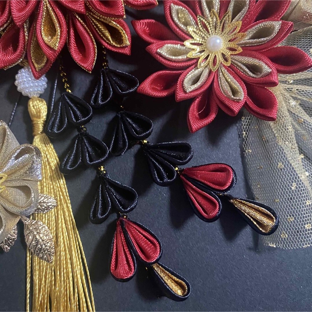 つまみ細工 髪飾り キラキラ 赤黒金 豪華セット つまみ細工 髪飾り キラキラ 赤黒金 豪華セット