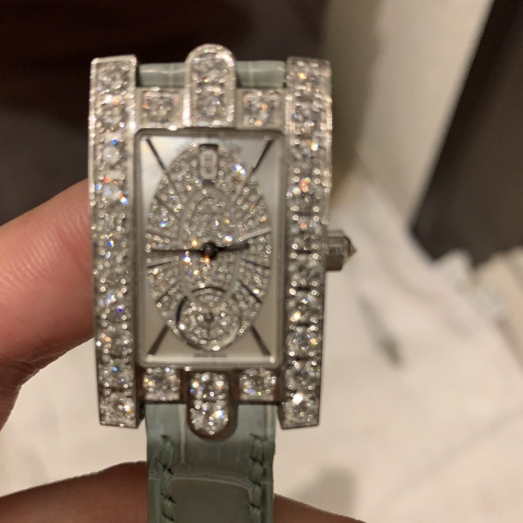 HARRY WINSTON(ハリーウィンストン)のハリーウィンストン 時計 レディース ダイヤモンド レディースのファッション小物(腕時計)の商品写真