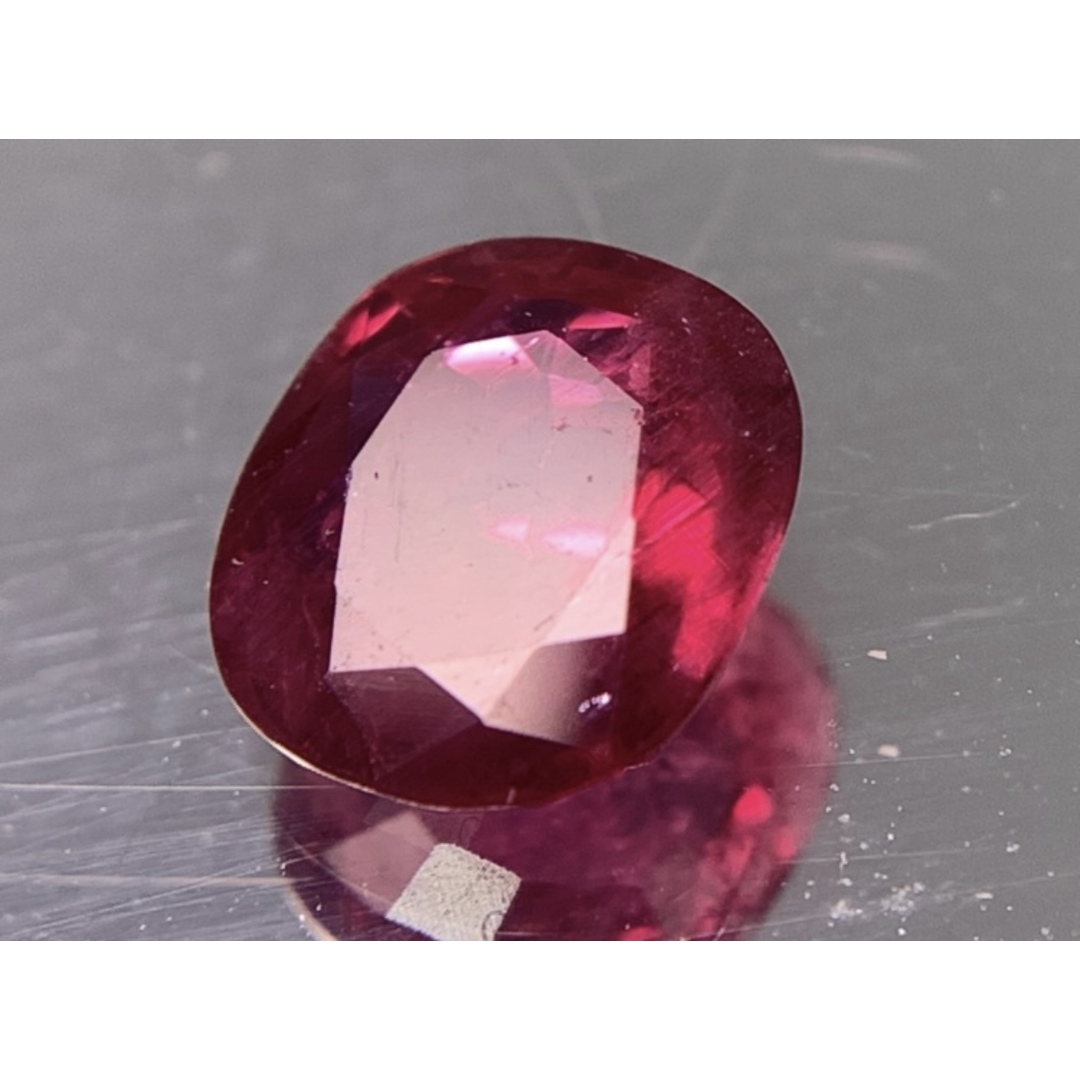 GIA宝石鑑別書付き 天然 ルビー　 Purplish Red 1.04ct 縦6.86㎜×横6.10㎜×高さ2.38㎜ 980Y ハンドメイドの素材/材料(各種パーツ)の商品写真